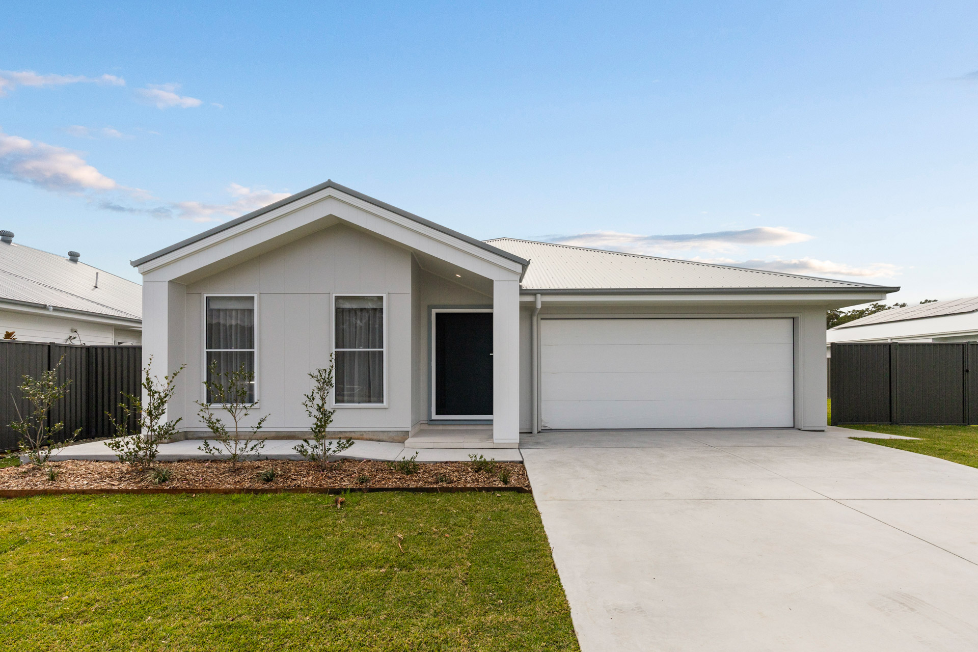 Beautiful brand-new turnkey home